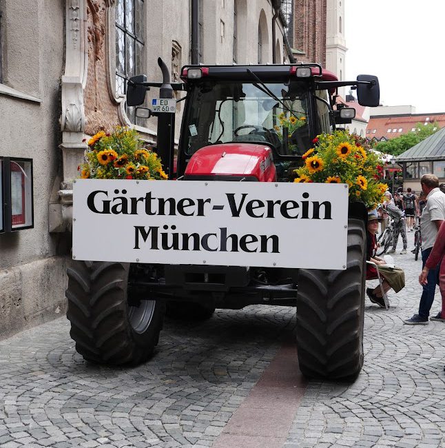 Traktor GVM